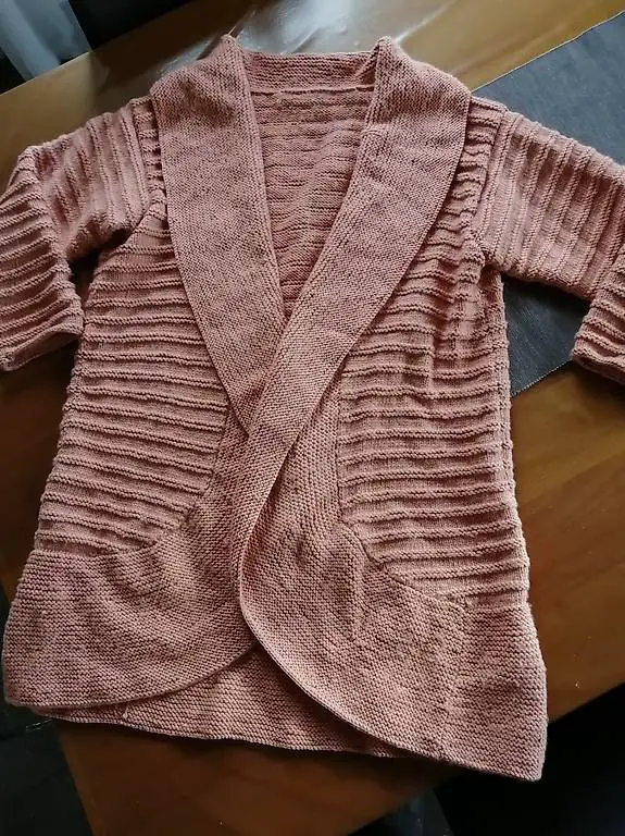 Selbstgestrickte jacke one sice