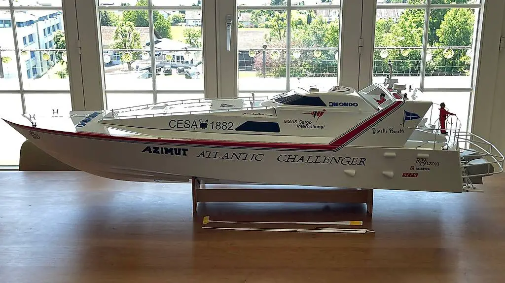 GRAUPNER - Azimut Atlantic Challenger - 2180