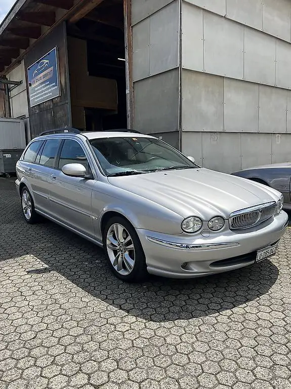 Jaguar X-Type 3.0 V6 Kombi? Allrad & Automat mit MFK
