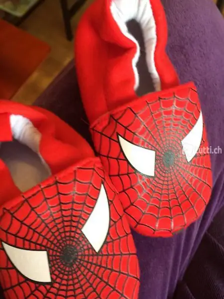 baby finken spiderman gr. ca. 2-4 mt