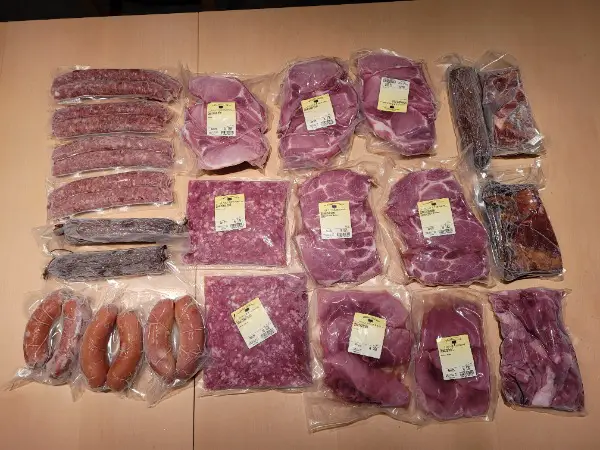 Fleisch von Friedlis glücklichen Schweinen