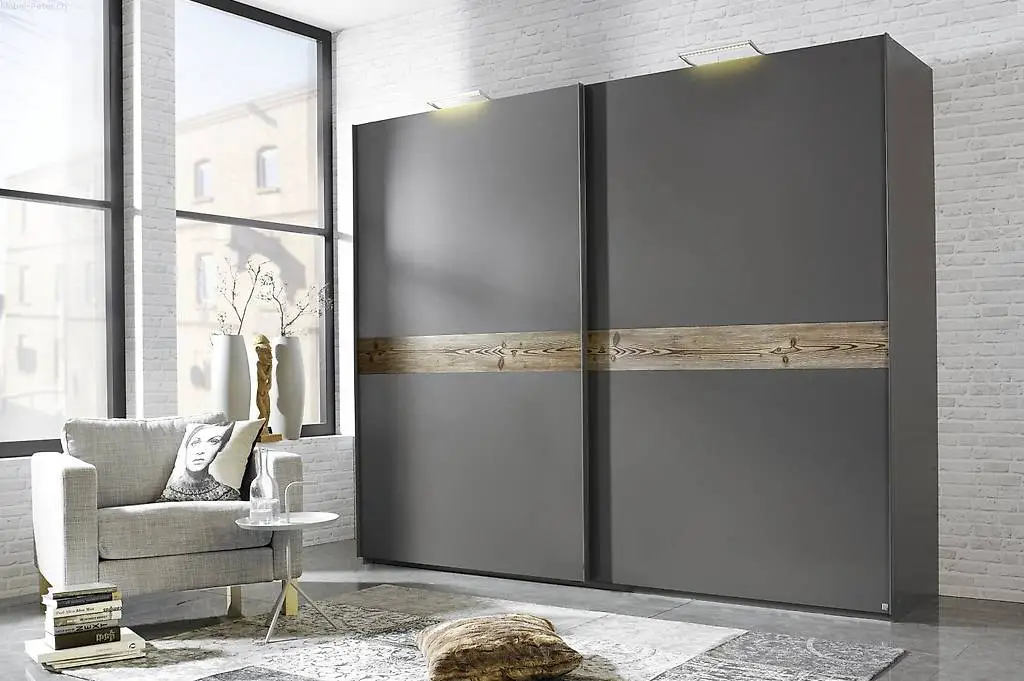 Schiebetürenschrank Graphitdekor und Struktureiche