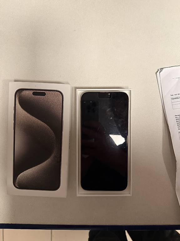 iPhone 15 Pro Max /1 anno Apple care+/ come nuovo