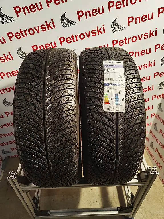 235 50 20 NEU 2 Stück Winterreifen