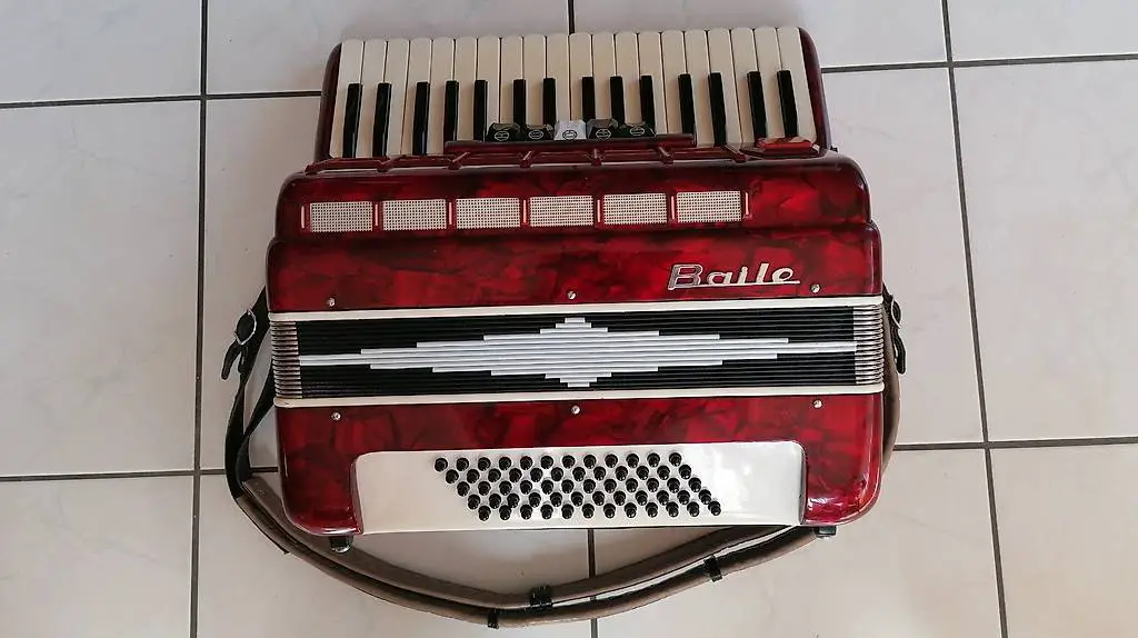 handorgel baile neuwertig abholpreis