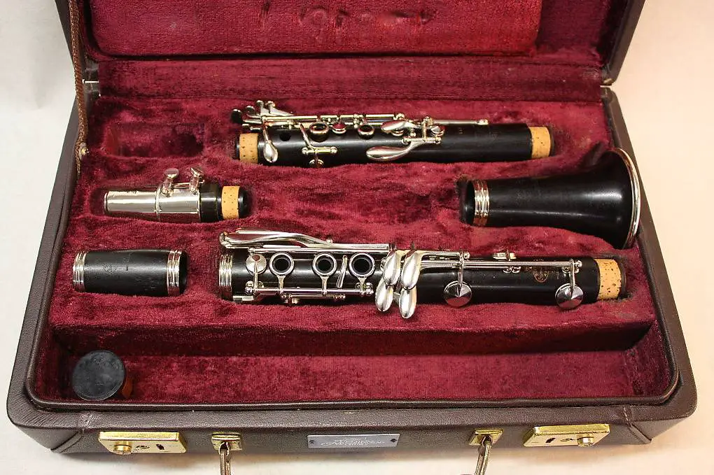 neuwertige B-Klarinette Buffet "E13", generalüberholt