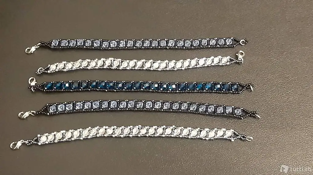 Schmuck hangefertigt