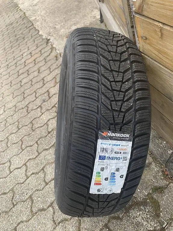 Neue Hankook Winterreifen reifen 2stk 225/60r17