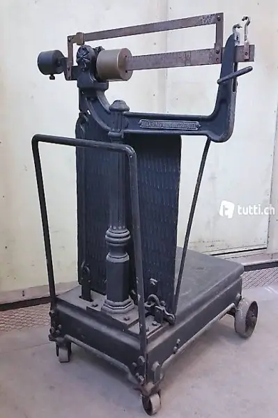  Massive, schwere Rollwagen-Waage aus Eisen