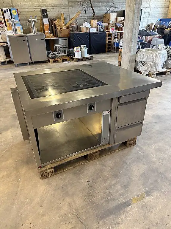 Eloma Glaskeramik-Kochherd mit Sockel Gastro