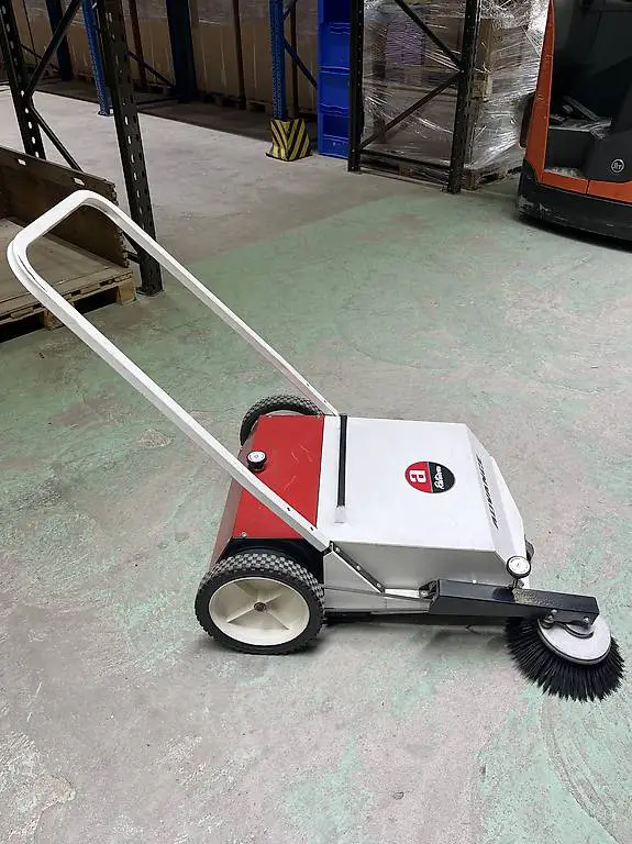 Kehrmaschine Advance