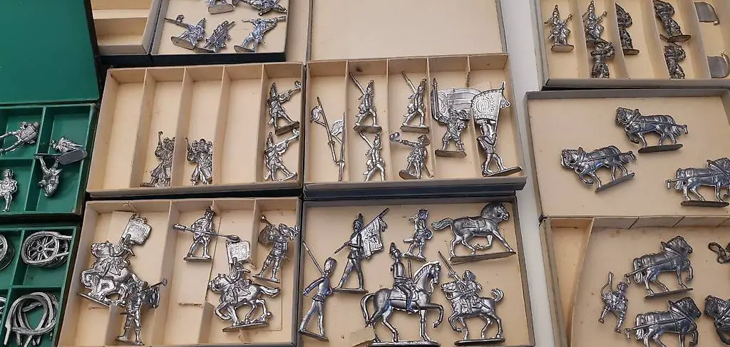 Zinnfiguren (unbemalt)