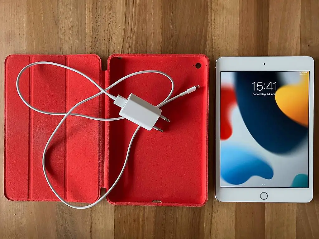 Apple iPad mini 4