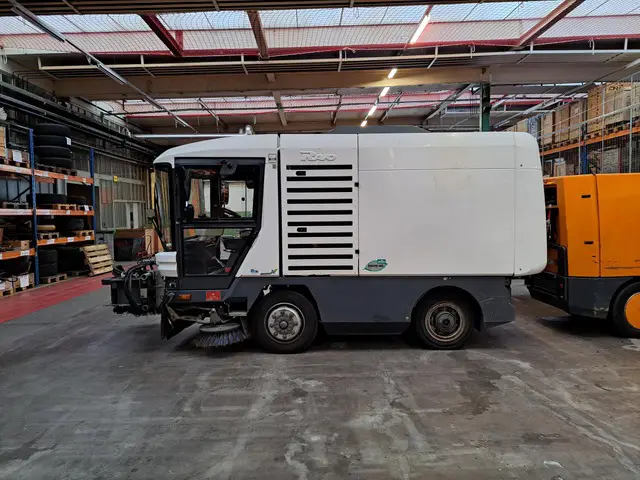 Ravo 540, Kehrmaschinen