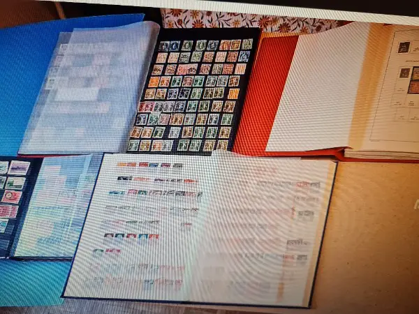 Albo con francobolli