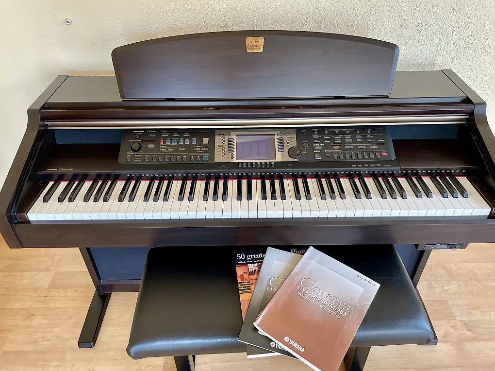Yamaha Clavinova CVP-205 Digitalpiano mit Hocker