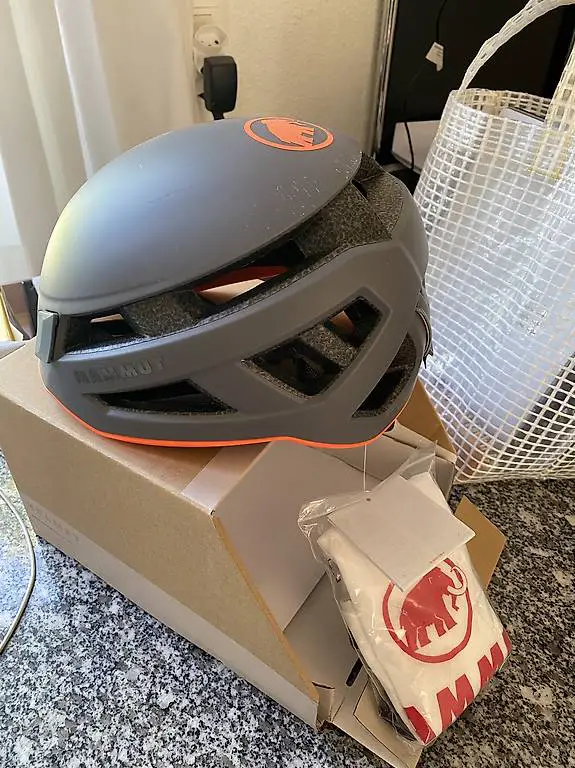 Mammut Kletterhelm neu