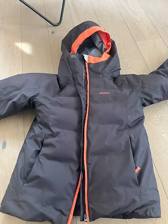 Winterjacke / Skijacke für 12-Jährige? Decathlon, Anthrazit