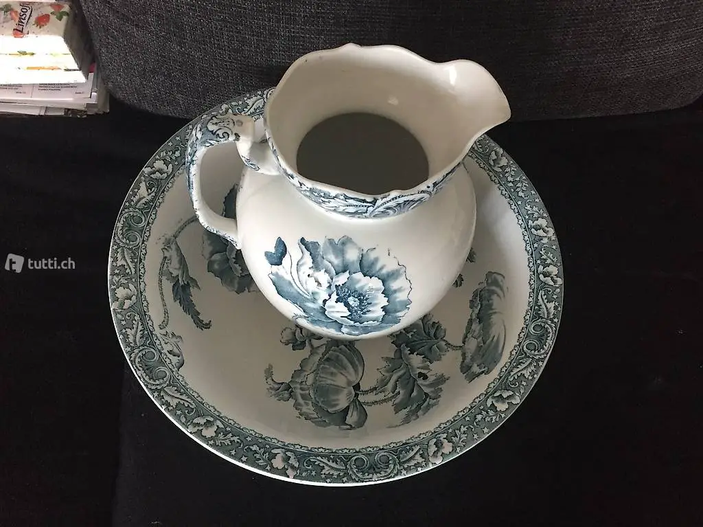 Waschbecken mit Krug