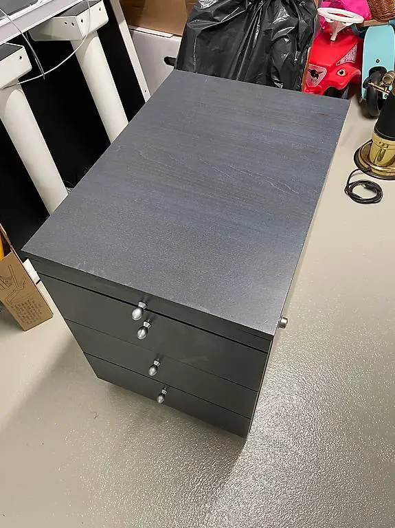 Sekretär gratis abzugeben