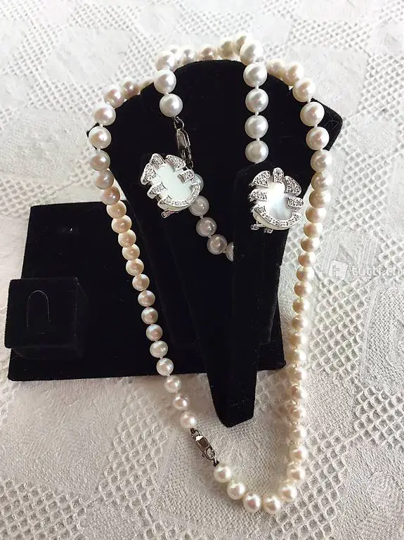 Echte Perlenkette mit Ohrclipstecker und Armband