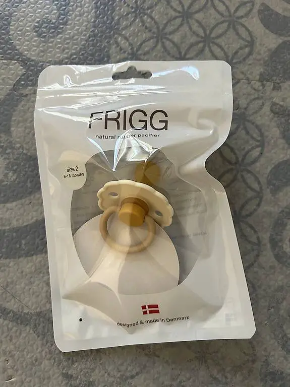 Nuggis/Schnuller Frigg und Bibs