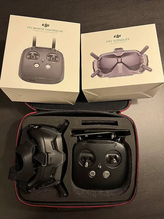 DJI FPV Goggles V1 und FPV Remote Controller V1
