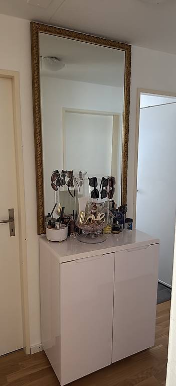 Spiegel mit untermöbel