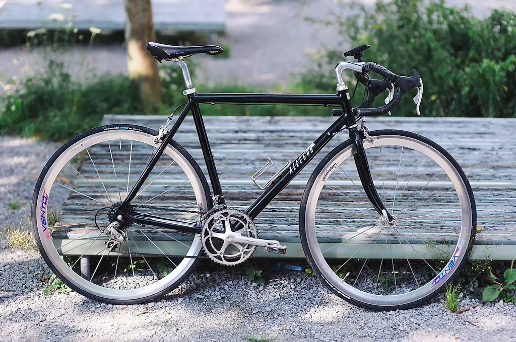 Allegro Rennvelo mit Campagnolo Komponenten