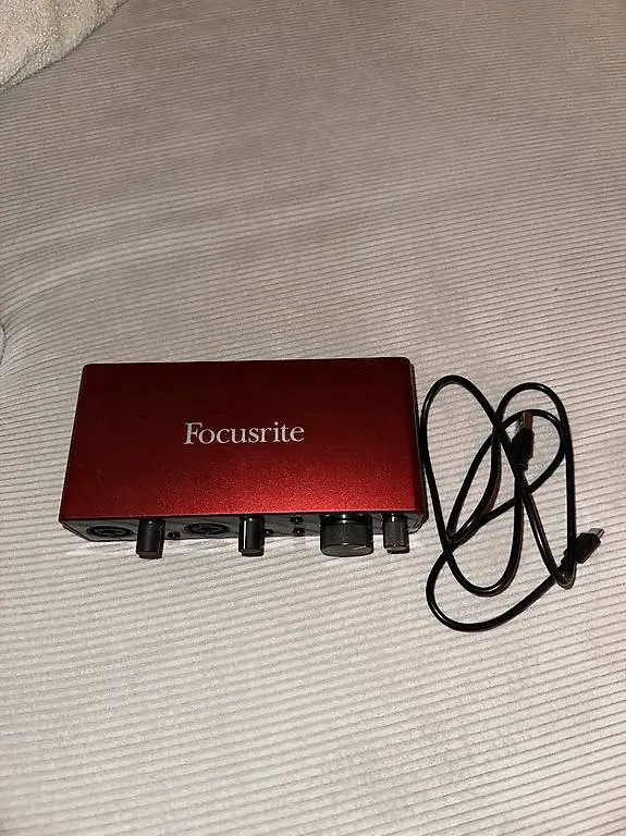 Focusrite Scarlett 2i2 (2nd Generation)