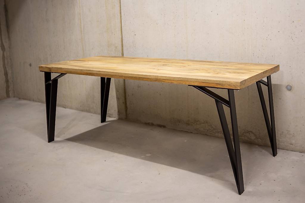 Esstisch Mango N-Four-One (200 cm) im Industrial Design