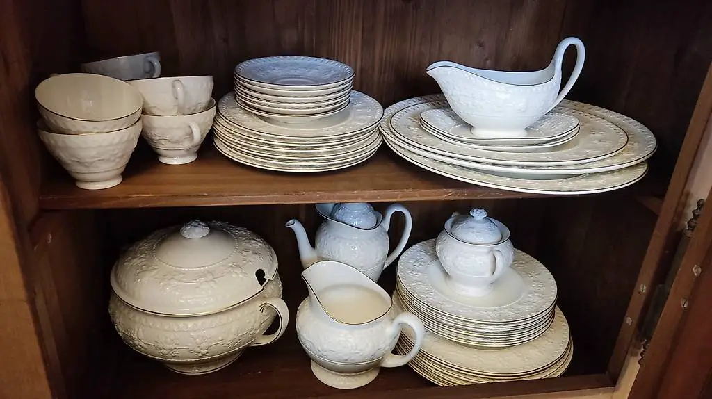 wedgwood of etruria & barlaston wellesley gold rim vintage