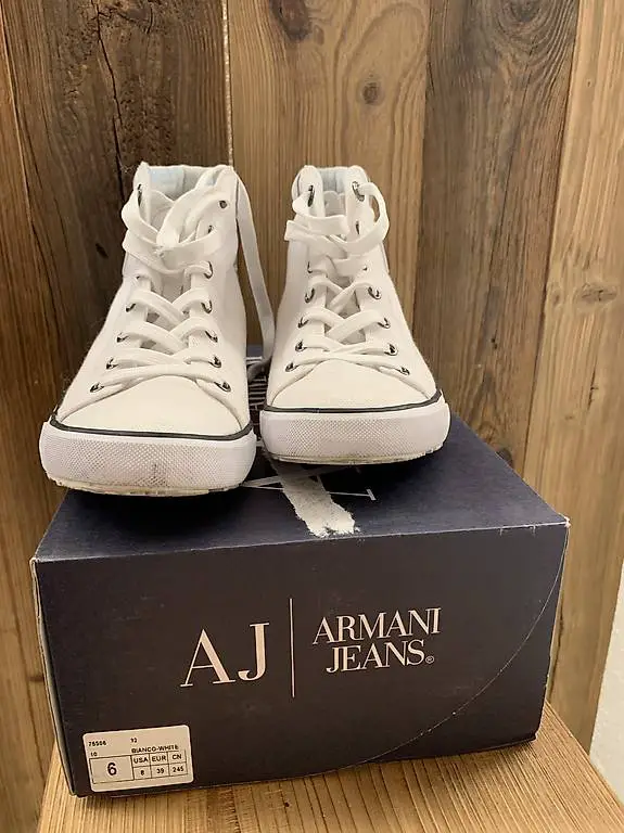 Armani Jeans Turnschuhe mit Originalverpackung Gr.39