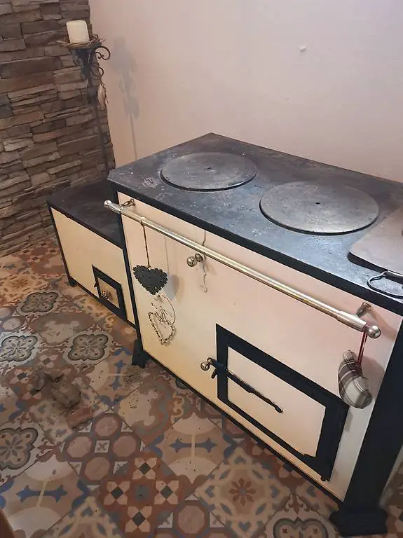 Ofen aus Eisen antik