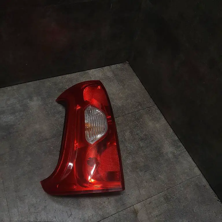 rückleuchte hinten links inkl lampenträger fiat panda