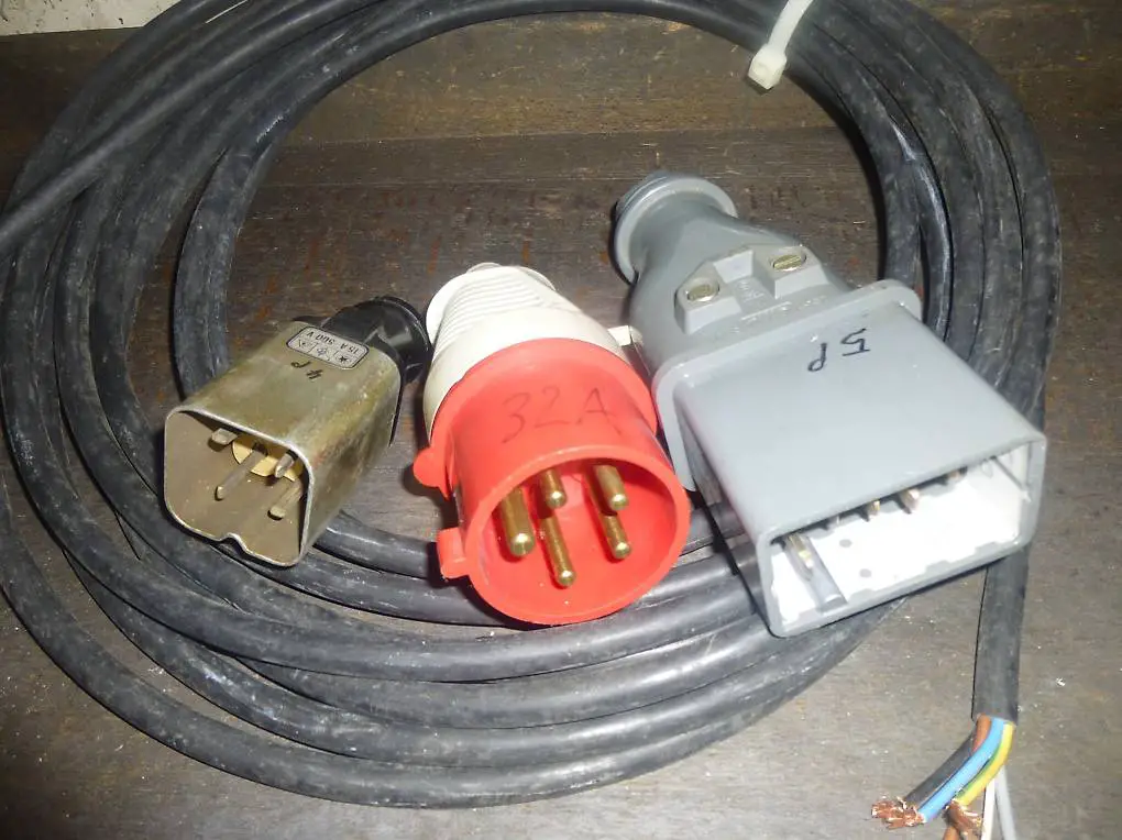 Kabel 5 adrig mit Stecker