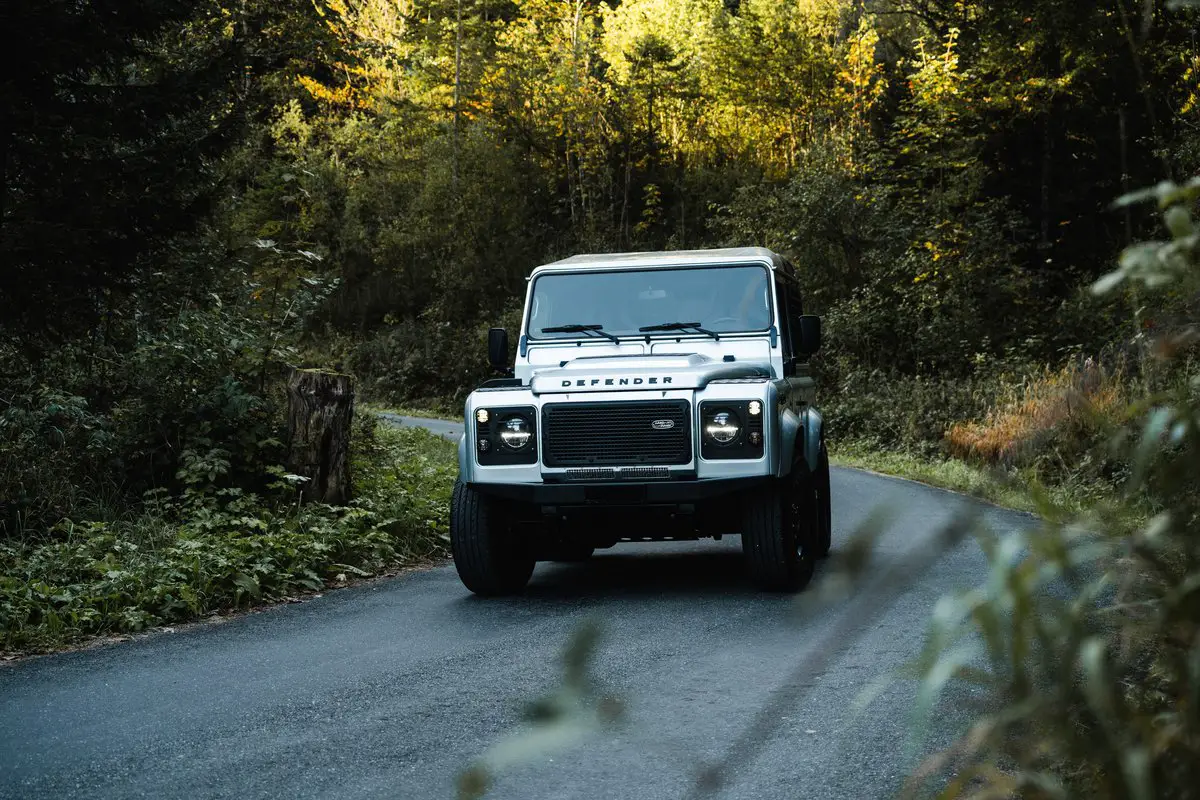 land rover defender 90 sw 2.4tdc