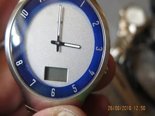  Funkuhr Batterie wechseln Nr 242 215