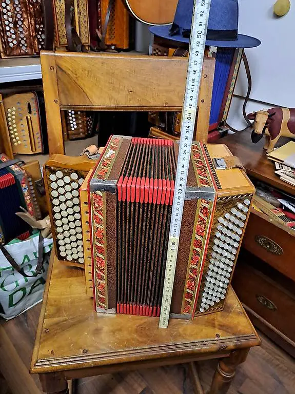 Iten orgeli chromatisch.