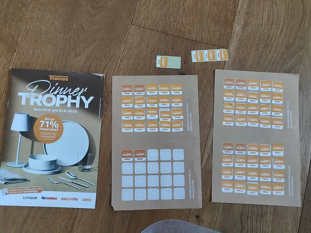 Coop Dinner Trophy 3 volle Karten & 4 Sticker