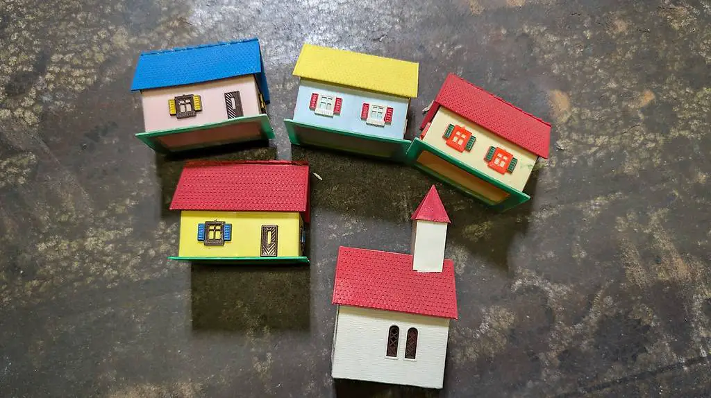 Modellbau Häuschen und Tunnel Spur HO