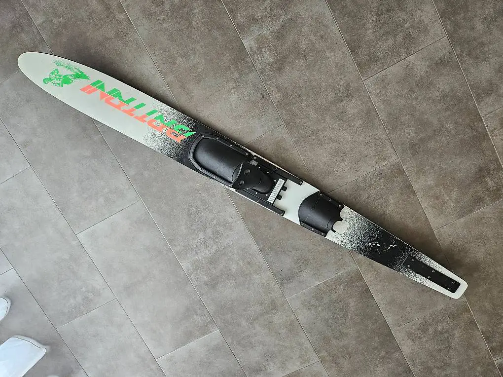 Mono Wasserski Battani