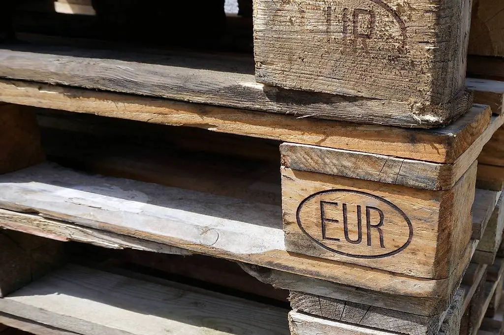 EPAL Euro-Holzpaletten 80x120cm kostenlos abzugeben