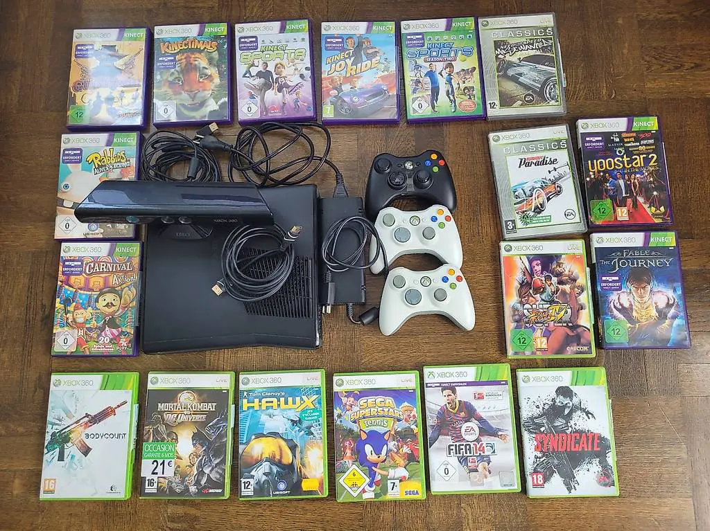 Xbox 360 Konsole mit Kinect, 3 Controllern und 18 Spielen