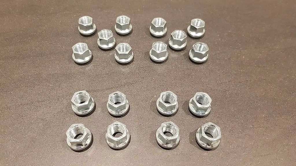 Rapid Spezial mit Triebachsanhänger Radmutter Satz