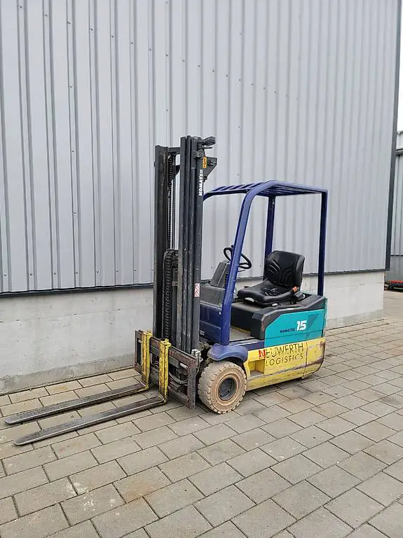 Stapler Komatsu FB15 Triplex Hub 520cm