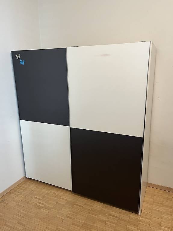 Kleiderschrank Gratis