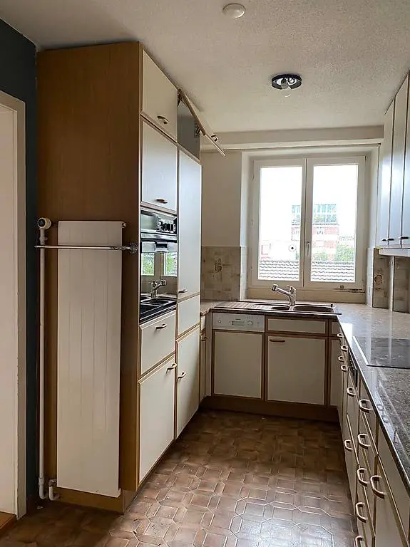 Drei komplette Einbauküchen wegen Umbau gratis abzugeben