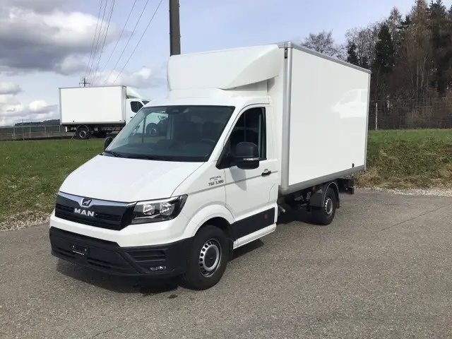 MAN, TGE 3.180 / 180PS, 8-Gang Autom. / Euro, Kunststoffkoffer