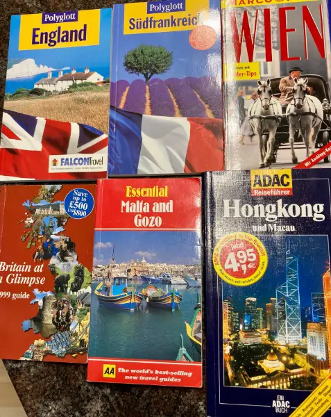 verschiedene Reiseführer (Polyglott, Merian, ADAC...)